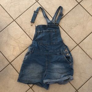 Maurice’s short overalls
